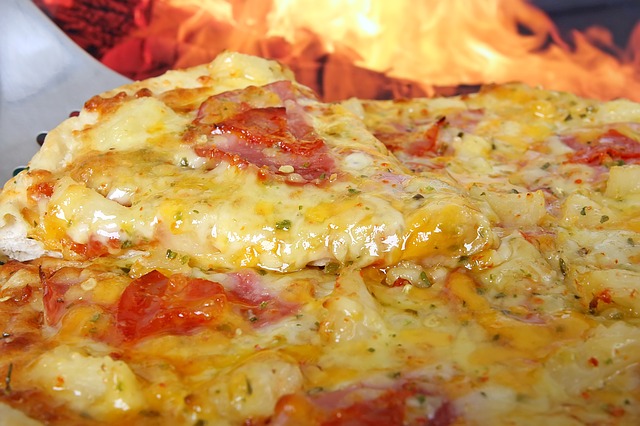 sýrová pizza