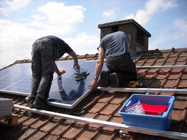 instalace panelů.jpg